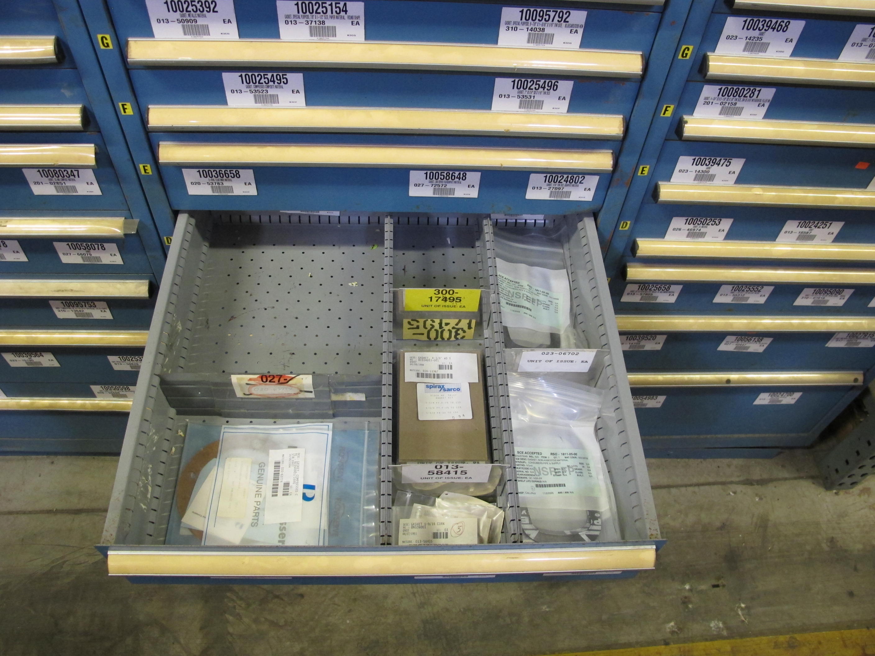 LISTA HEAVY DUTY 10-DRAWER PARTS CABINET W/ CONTENTS (W-50) LOADING & HANDLING FEE $25-